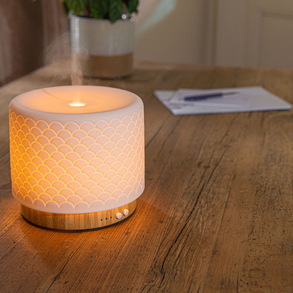 Lanaform Moya – Ultrasonic diffuser with LED lighting and fragrance diffusion
